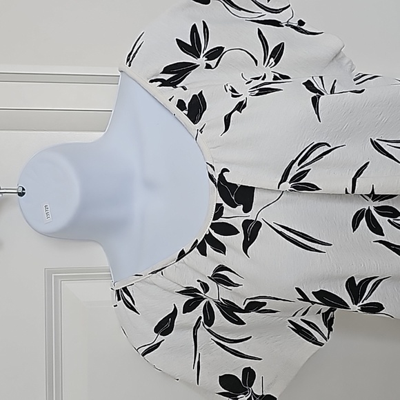 Banana Republic women's top - Picture 2 of 4